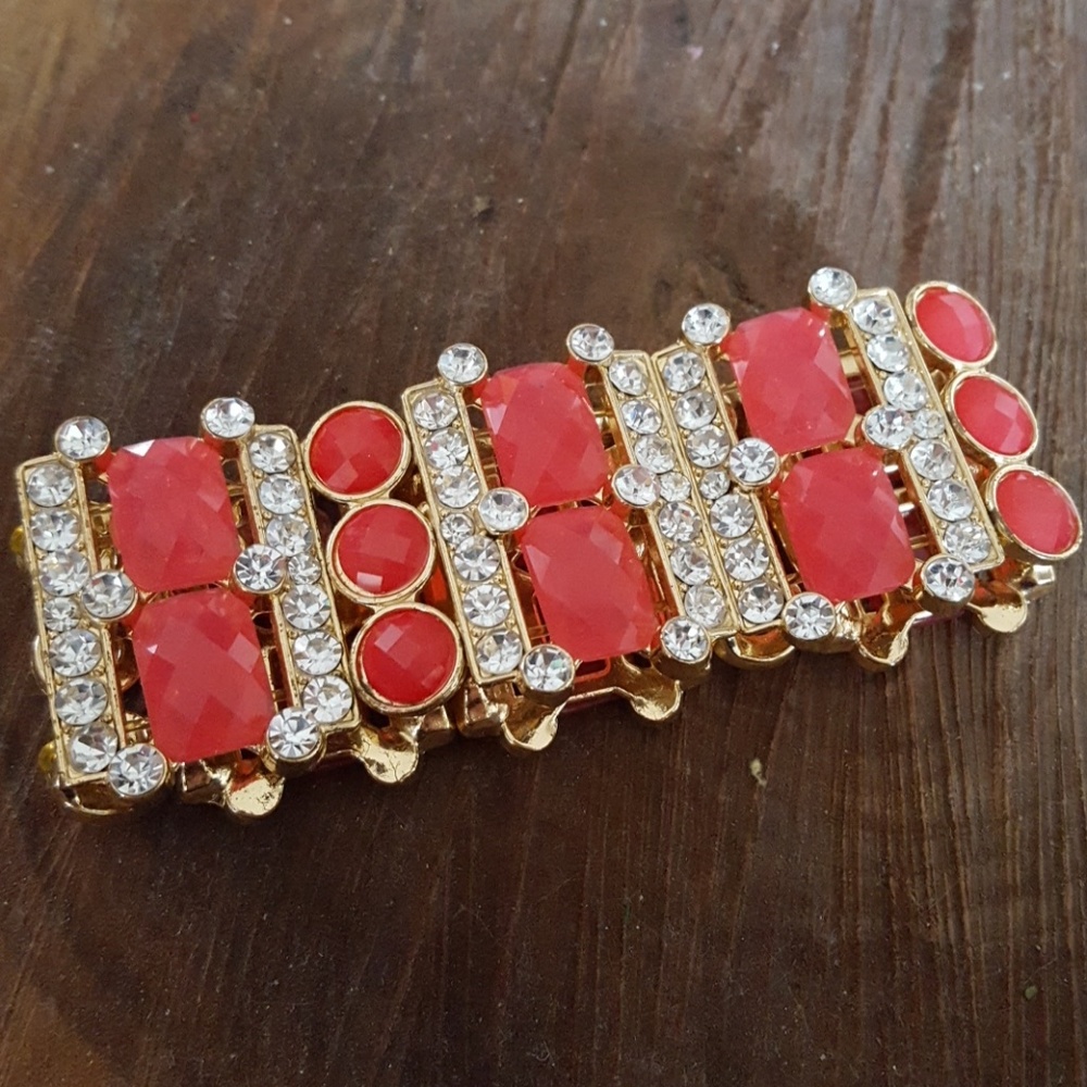 FABULOUS coral pink bracelete